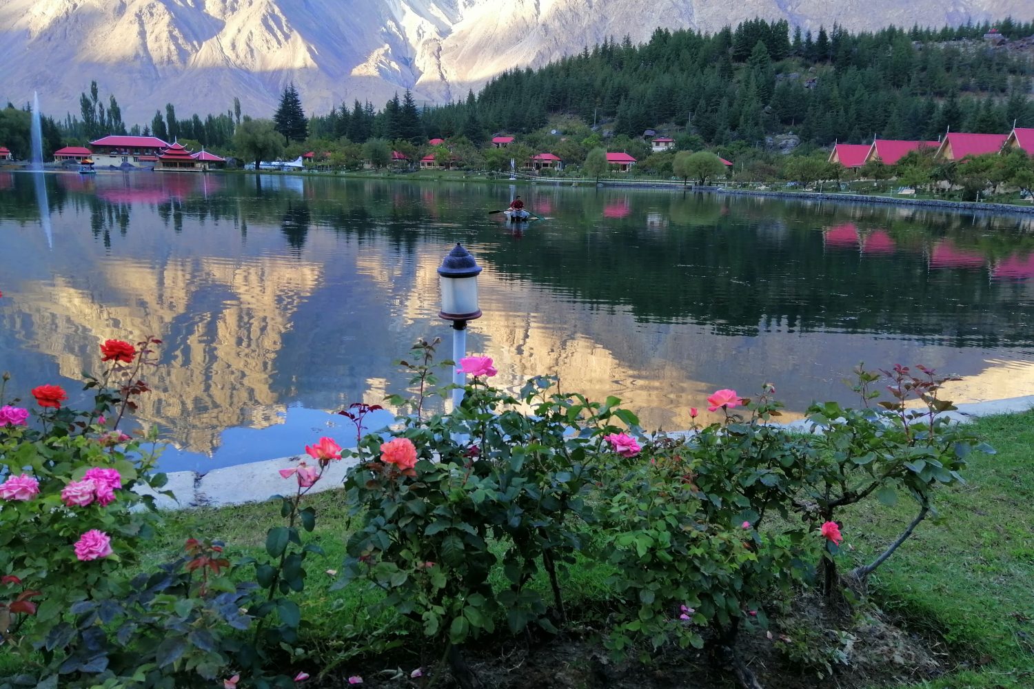 Shangrila Lake, Skardu