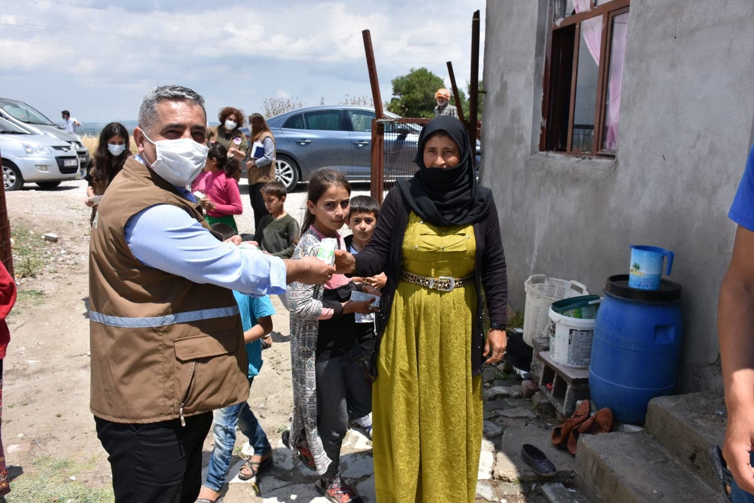 Dünya Süt Gününde tarım işçilerine süt ikram edildi