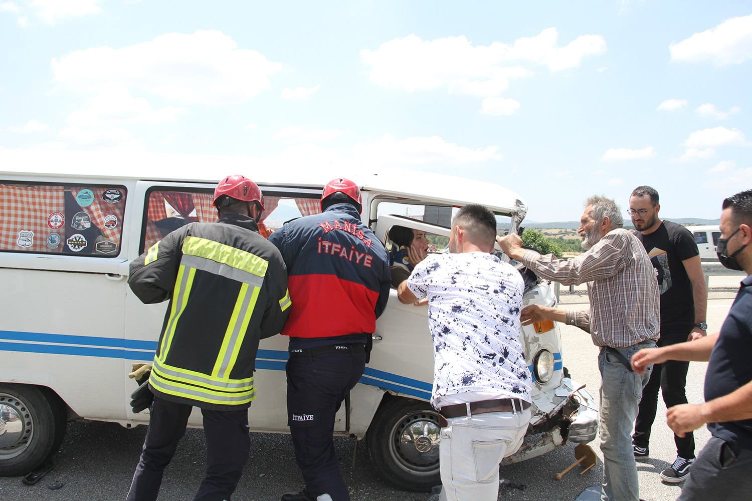 Kula’da zincirleme kaza: 4 yaralı