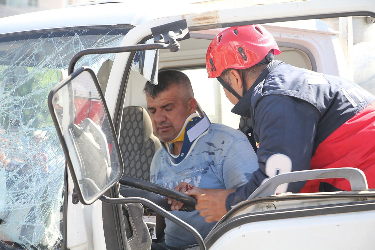 Manisa’da zincirleme kaza: 3 yaralı