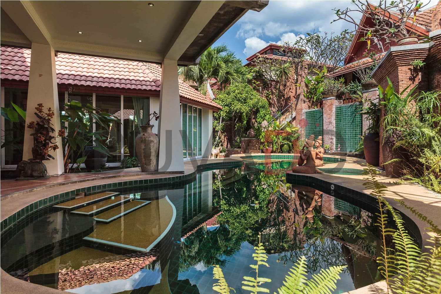 Five Bedoom Luxury Pool Villa