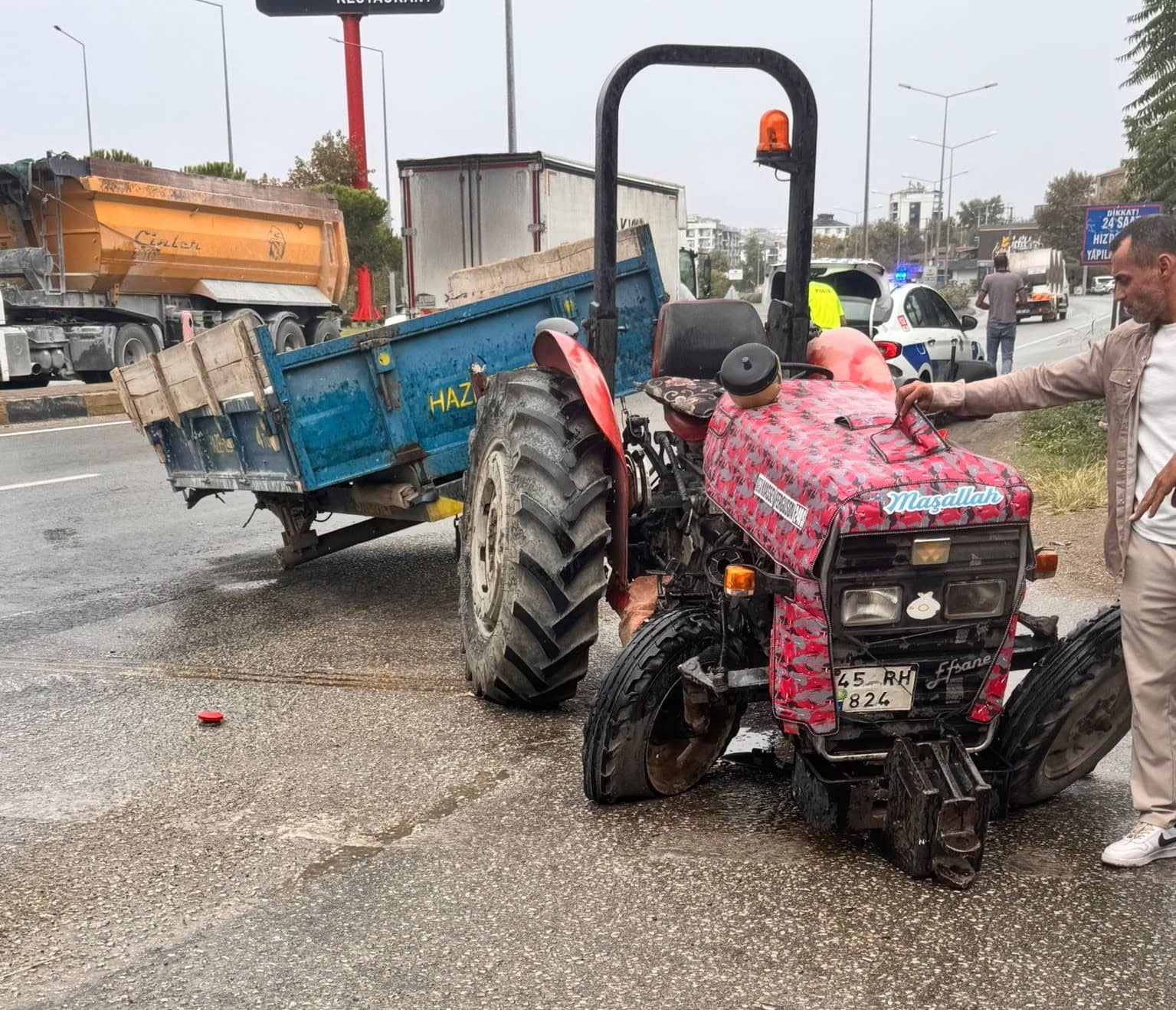 Manisa’da tırla çarpışan traktörün sürücüsü hayatını kaybetti