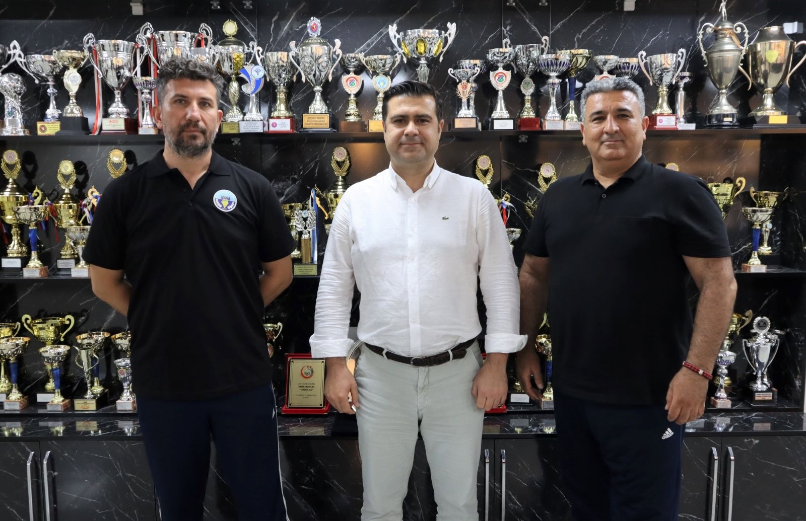 Turgutlu Belediyesi Kadın Voleybol Takımı’nda ilk imzalar antrenörlerden