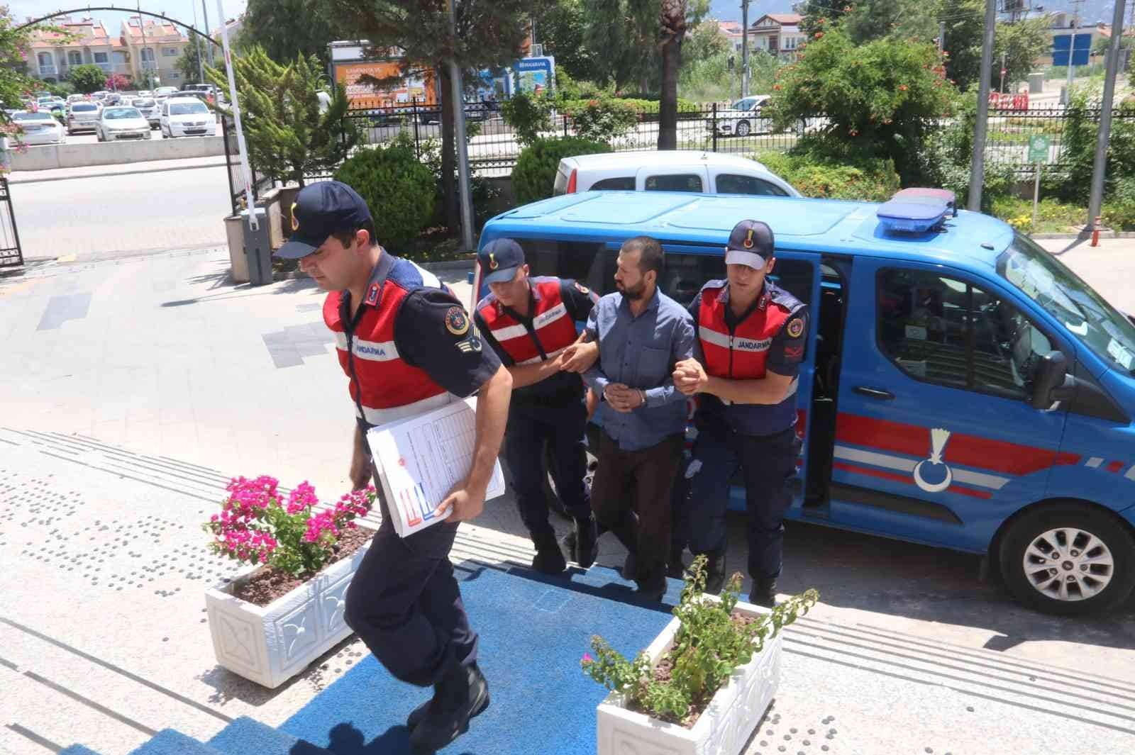 Park yeri kavgasında 1 kişiyi öldüren 2 kişiyi yaralayan zanlı tutuklandı