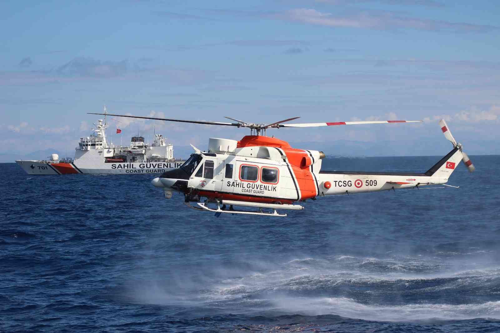 Ege Denizi açıklarında nefes kesen tatbikat