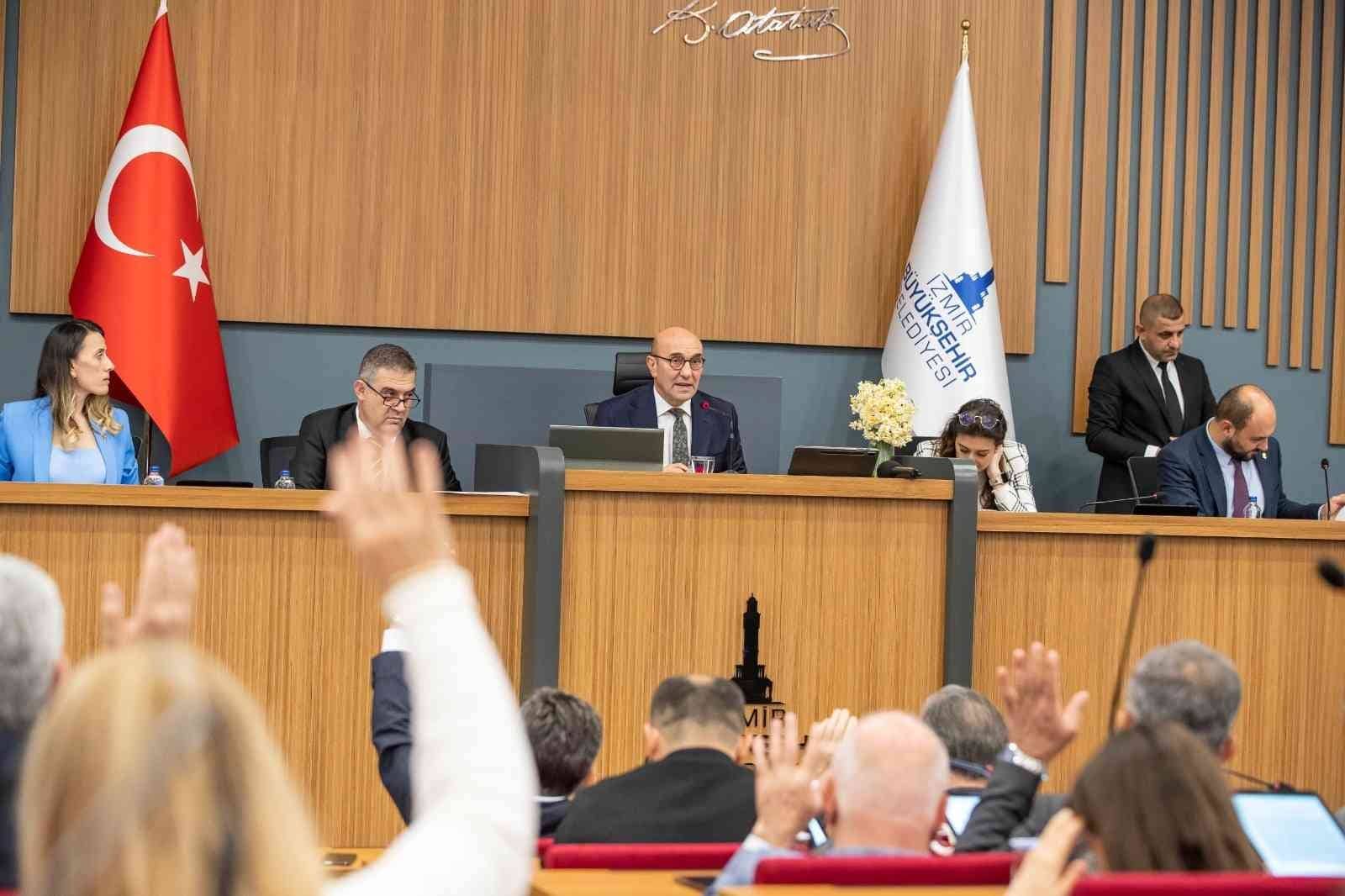 “İzmir’e bir metro hattını da devletimiz yapsın”