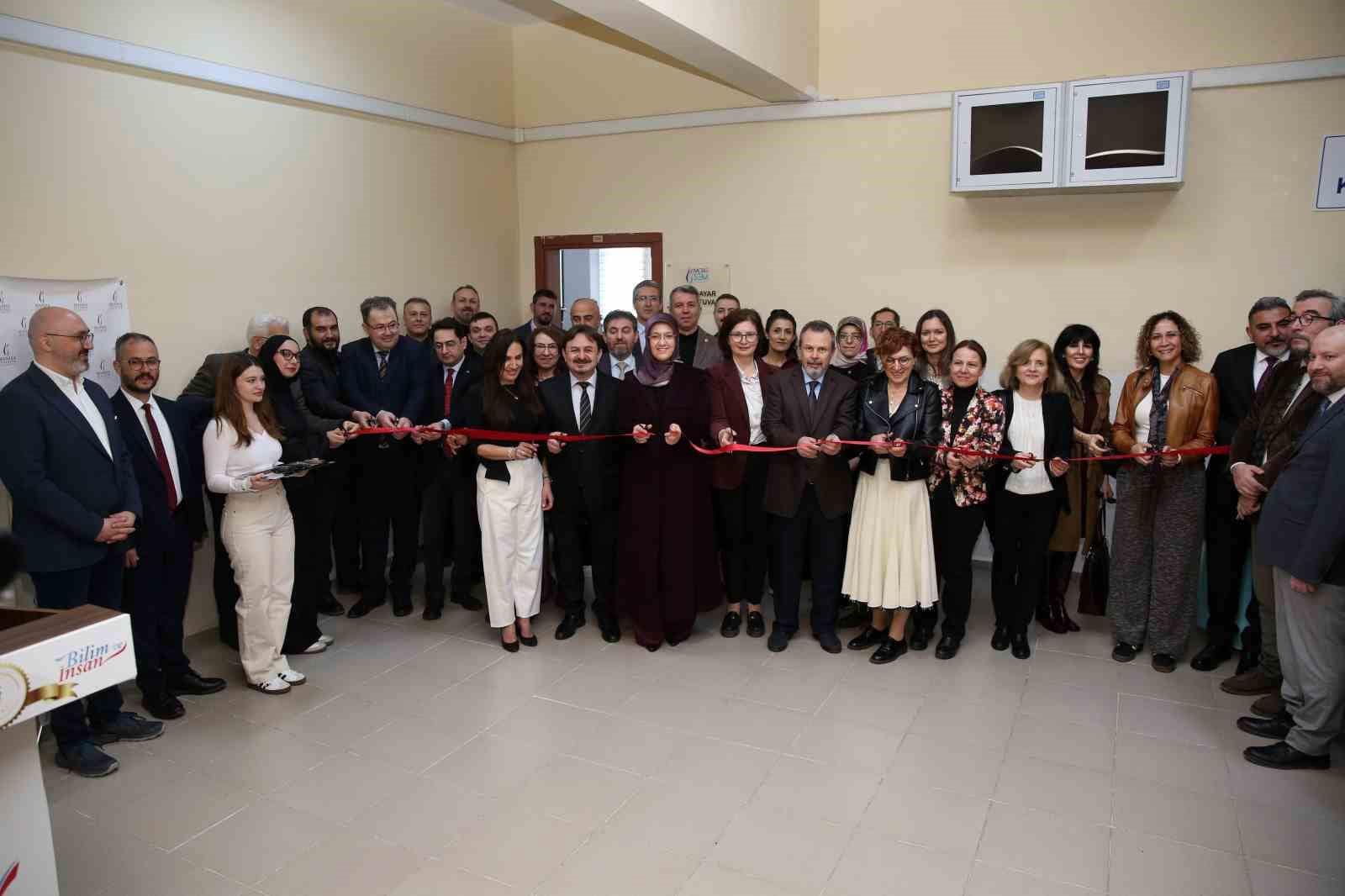 MCBÜSEM’de yeni bilgisayar laboratuvarı hizmete açıldı