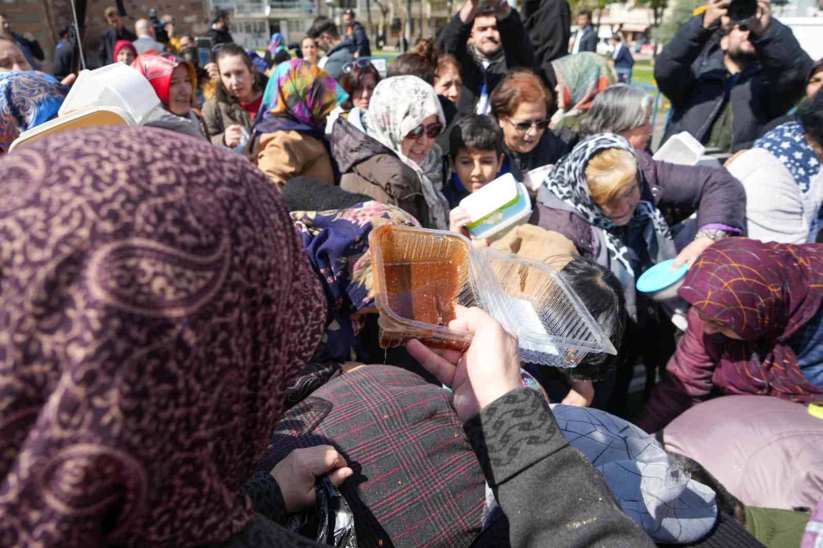 Manisa’da Nevruz ateşi yakıldı, Mesir Festivali başladı