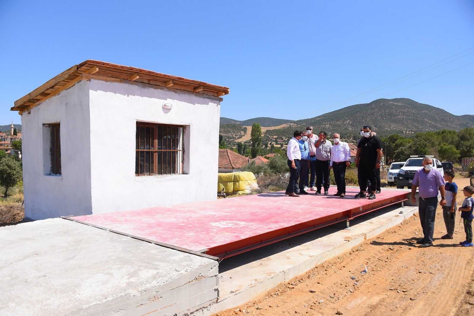 Salihli Belediyesinden üreticiye ’Kantar’ desteği