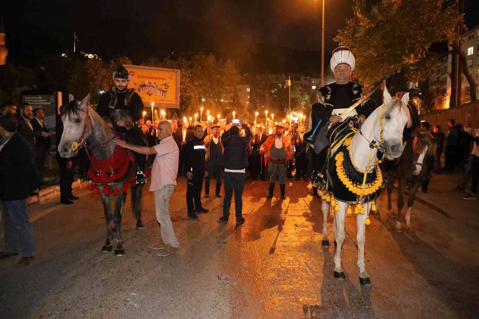 Şehzadeler’de coşkulu fetih yürüyüşü