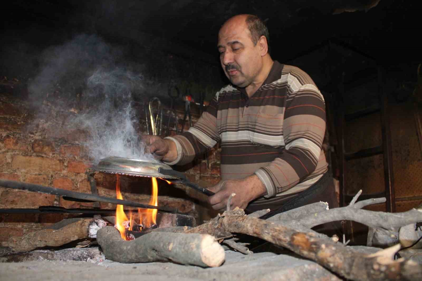 Yarım asırlık kalay ustası ‘çırak’ sıkıntısına dikkat çekti
