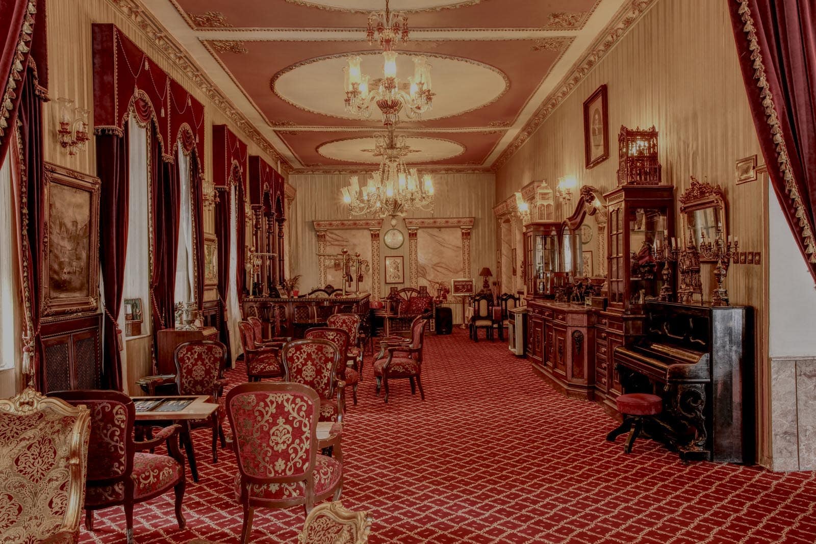 Saloon-002b_eee504659b68be1afce0246e2d28812e