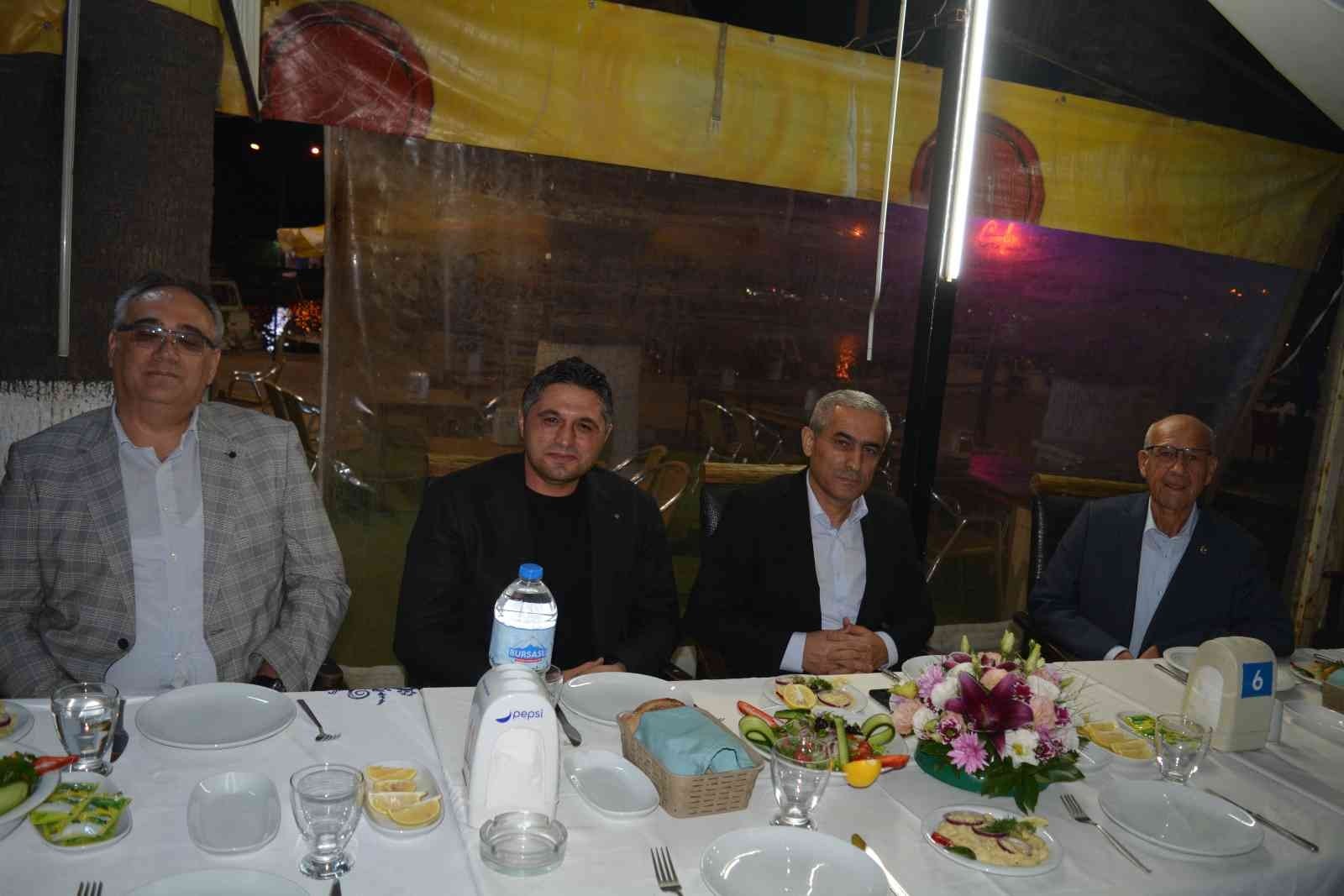 Aliağa’da amatör balıkçılar birlik ve beraberlik yemeğinde buluştu