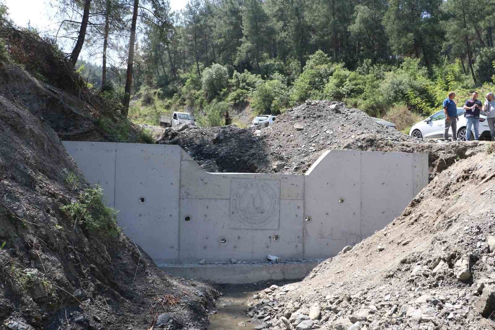 Bozköy Deresi’nde tersip bendi imalatları sürüyor