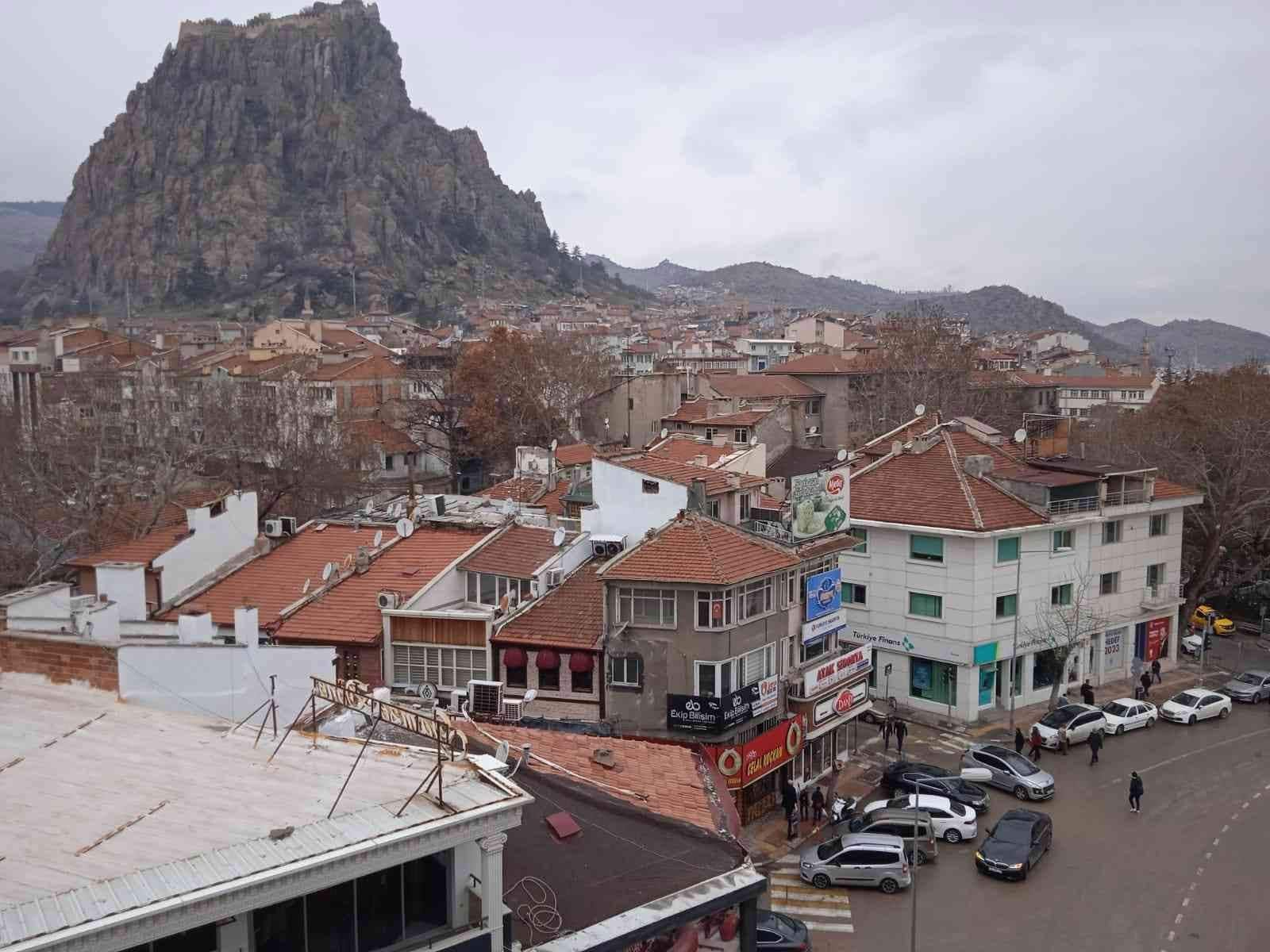 Afyonkarahisar’a beklenen yağış geldi