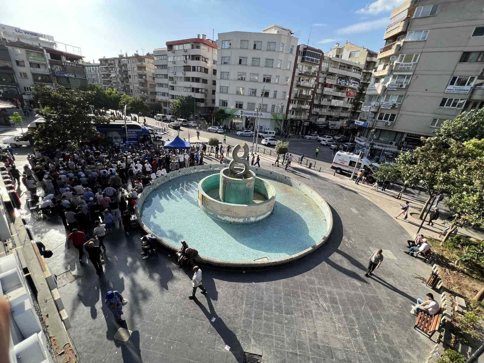 Ali Babacan Manisa’da işte bu kadar insan toplayabildi