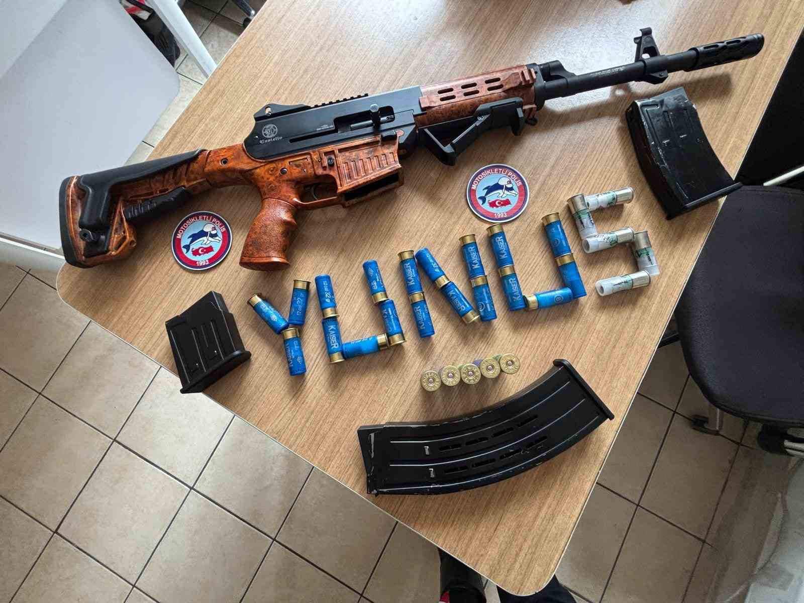 Manisa’da zehir tacirlerine ve aranan şahıslara darbe