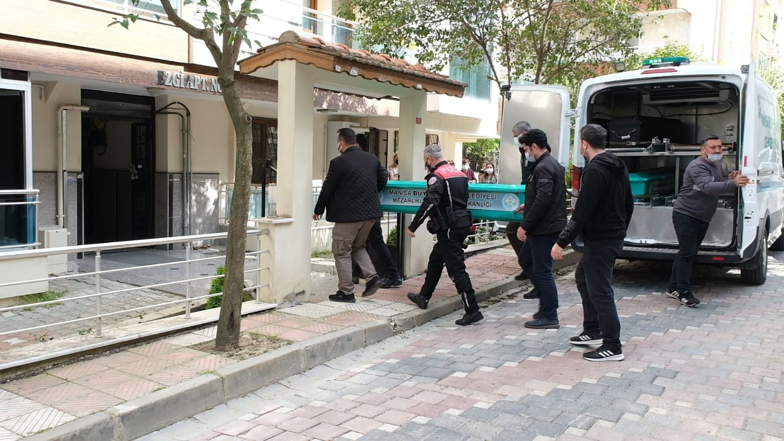 Bunalıma giren polis memuru intihar etti