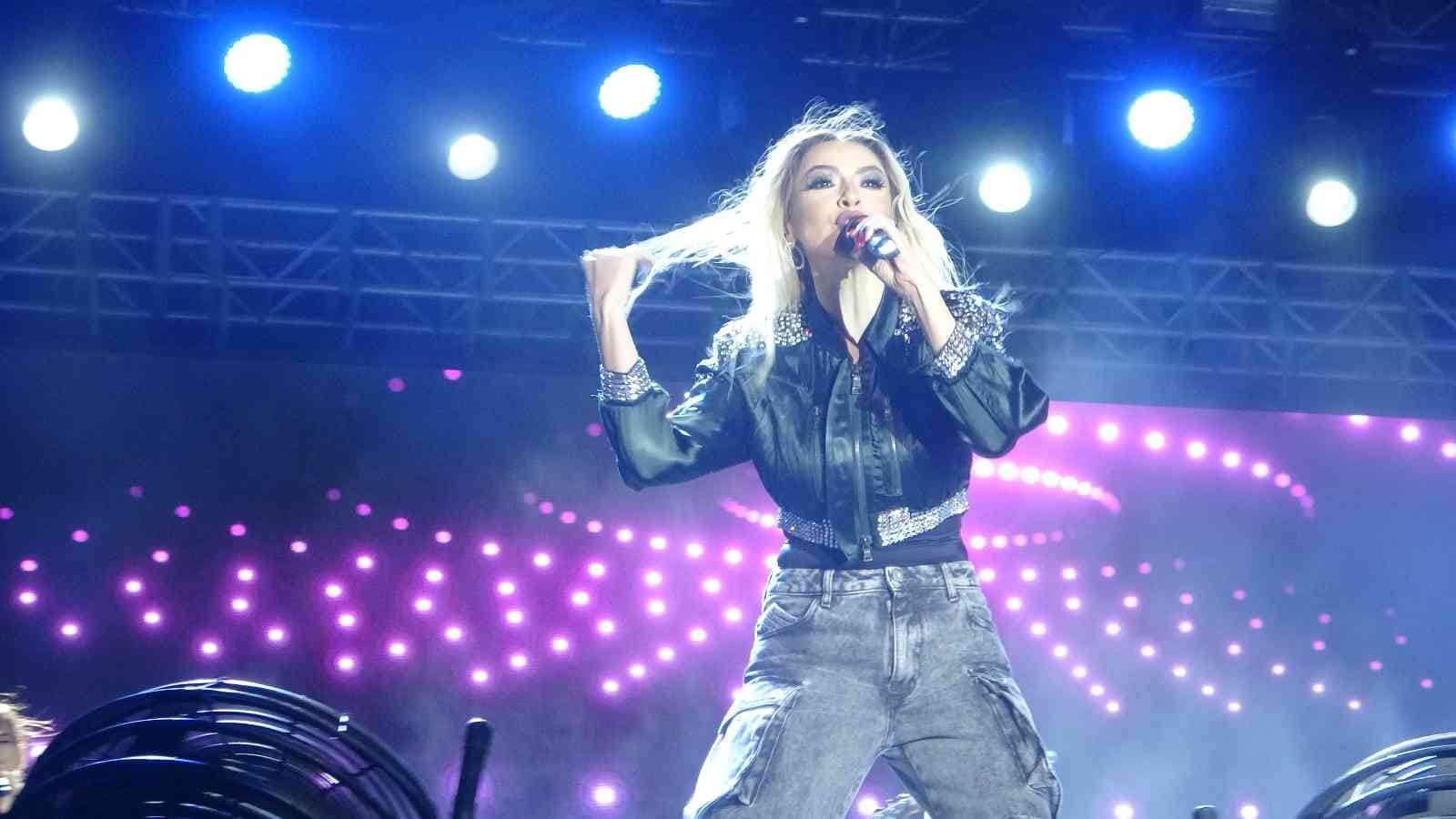 Hadise, Muğla’yı salladı