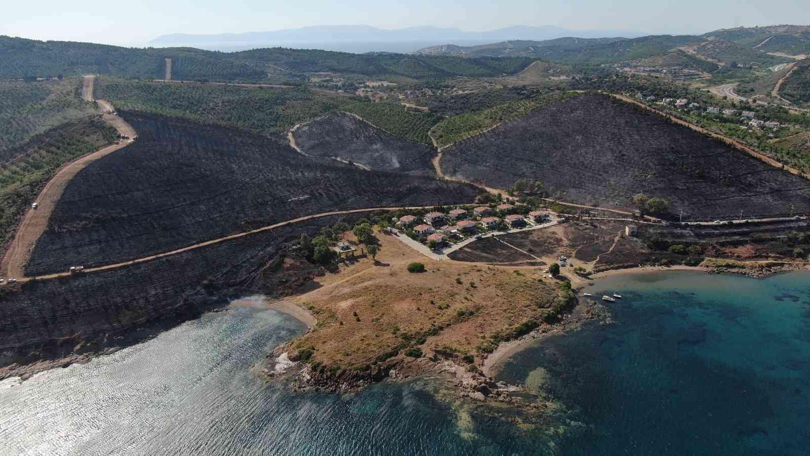 Seferihisar’da yanan alan havadan görüntülendi