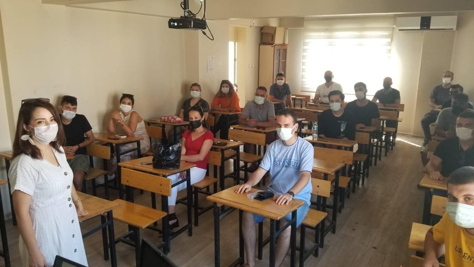 Şehzadeler HEM’den sürücü kurslarına 100 yeni trafik ve çevre ile direksiyon öğretmeni