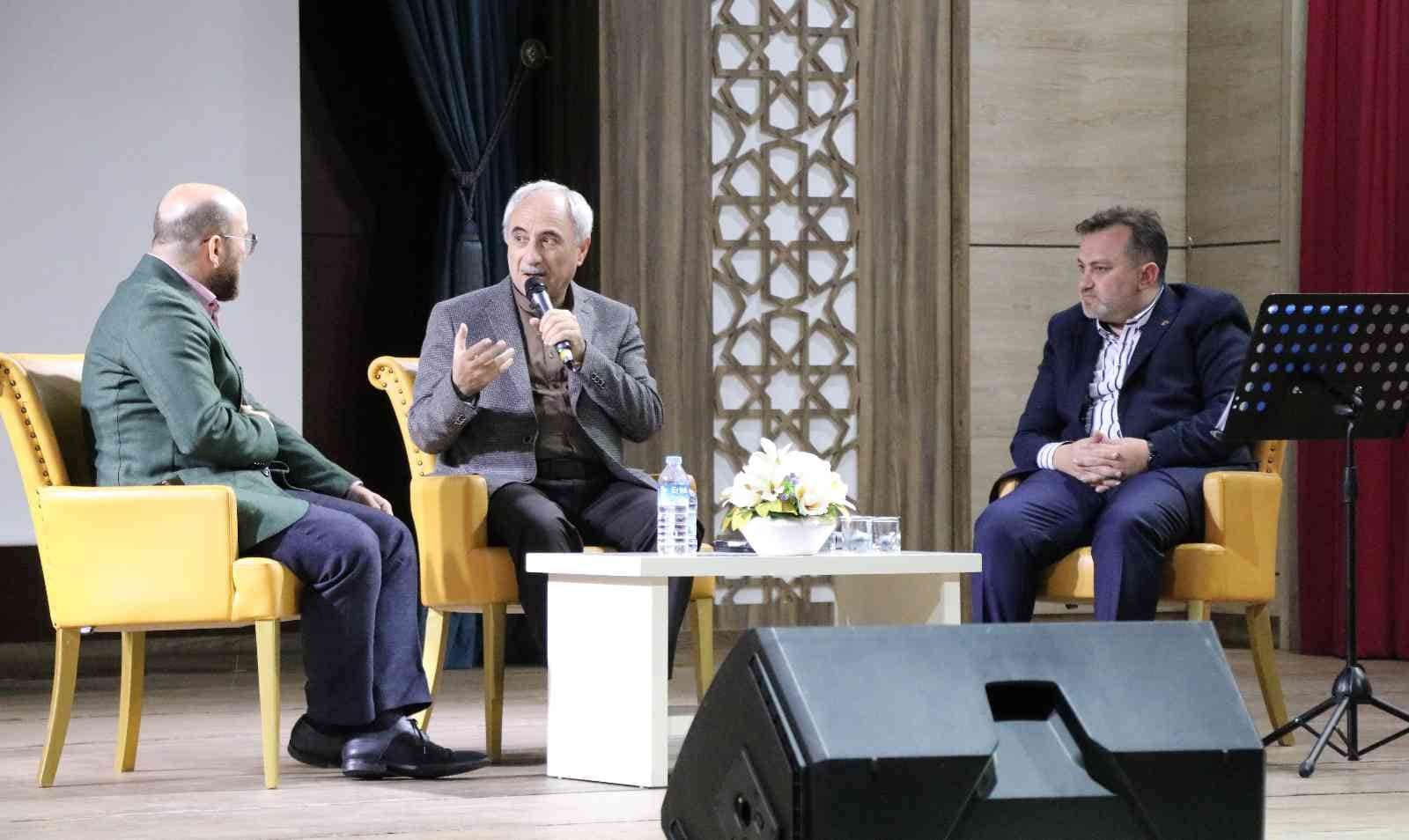 Manisa’da edebiyat söyleşisi ve şiir dinletisi düzenlendi