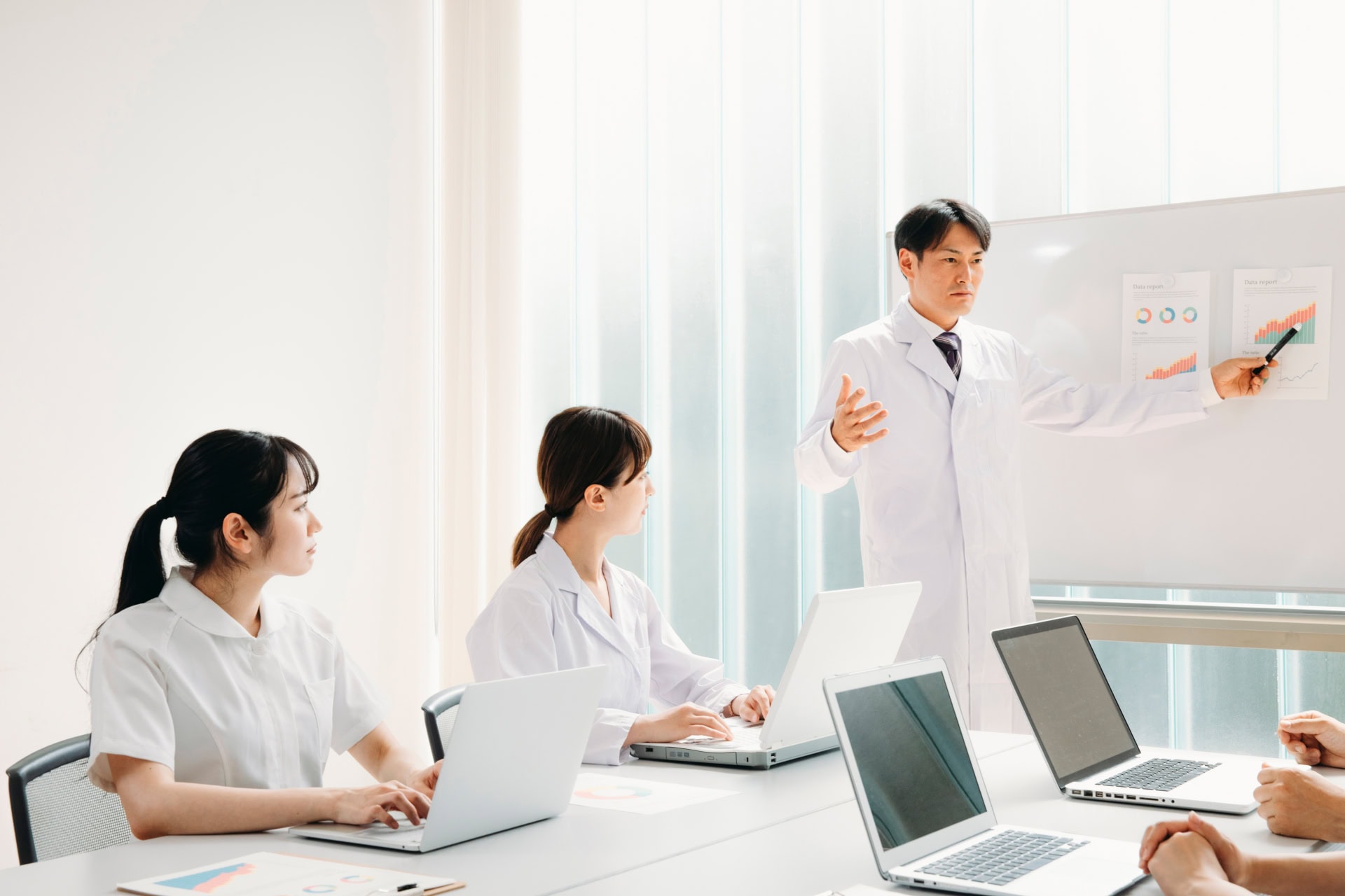 理系学生は就職で有利？実態や背景、学部ごとの違いも解説