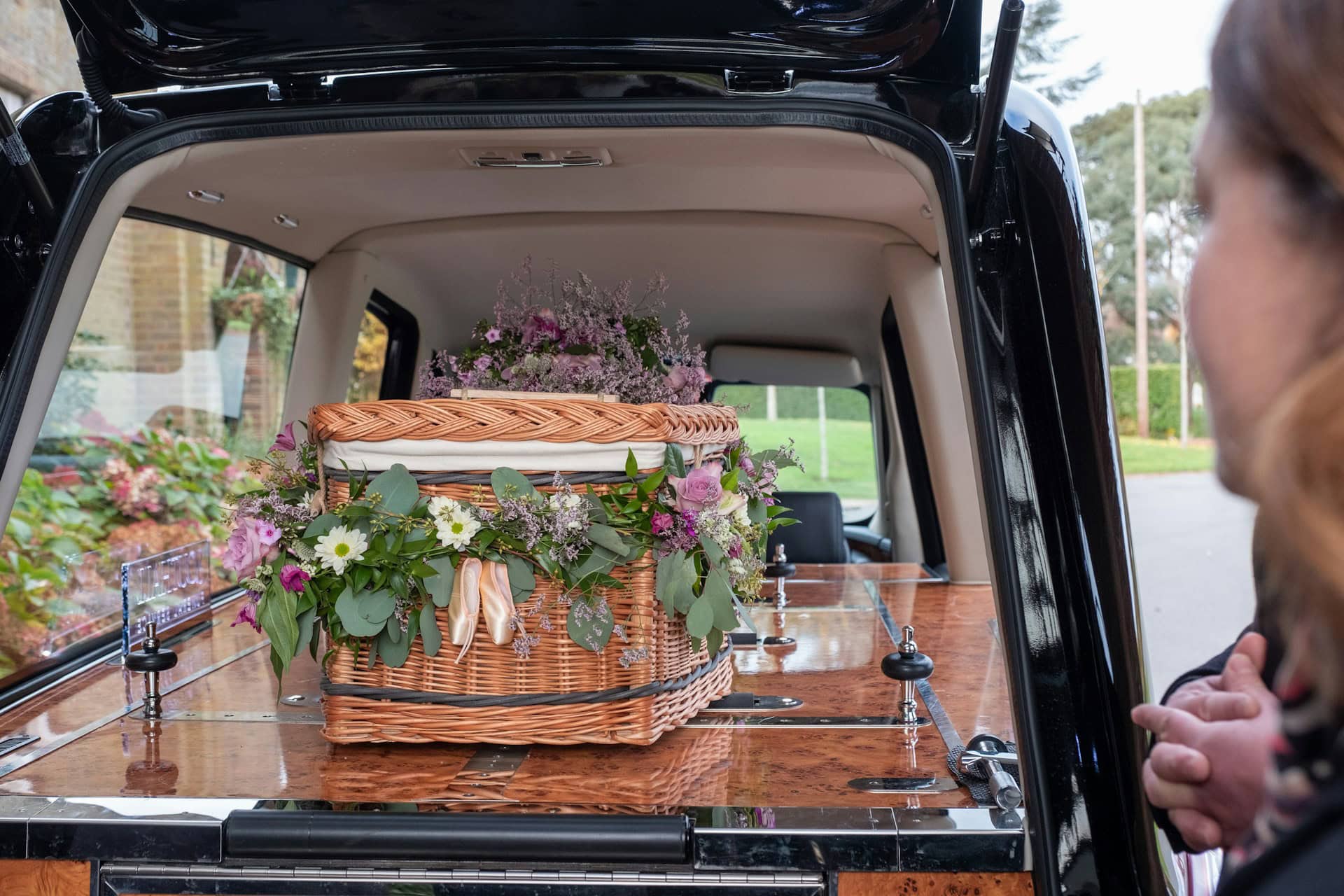 the-good-funeral-guide-DzLRoqZOYqw-unsplash