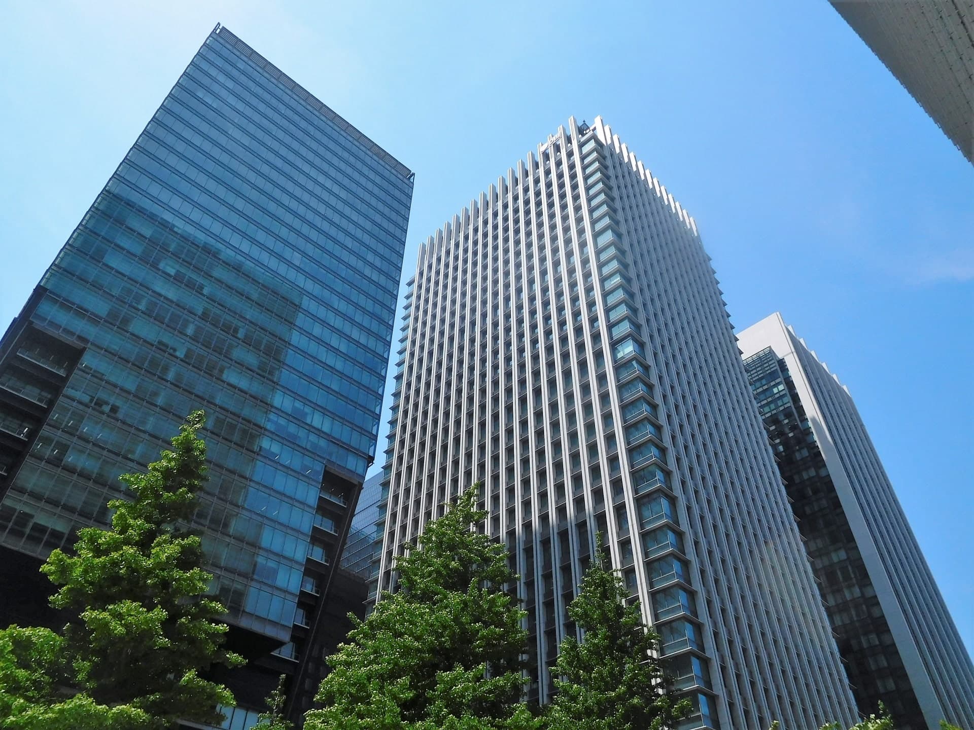 大手企業へ就職できる人はすごい！でも自分に合った企業へ就職する方が大切