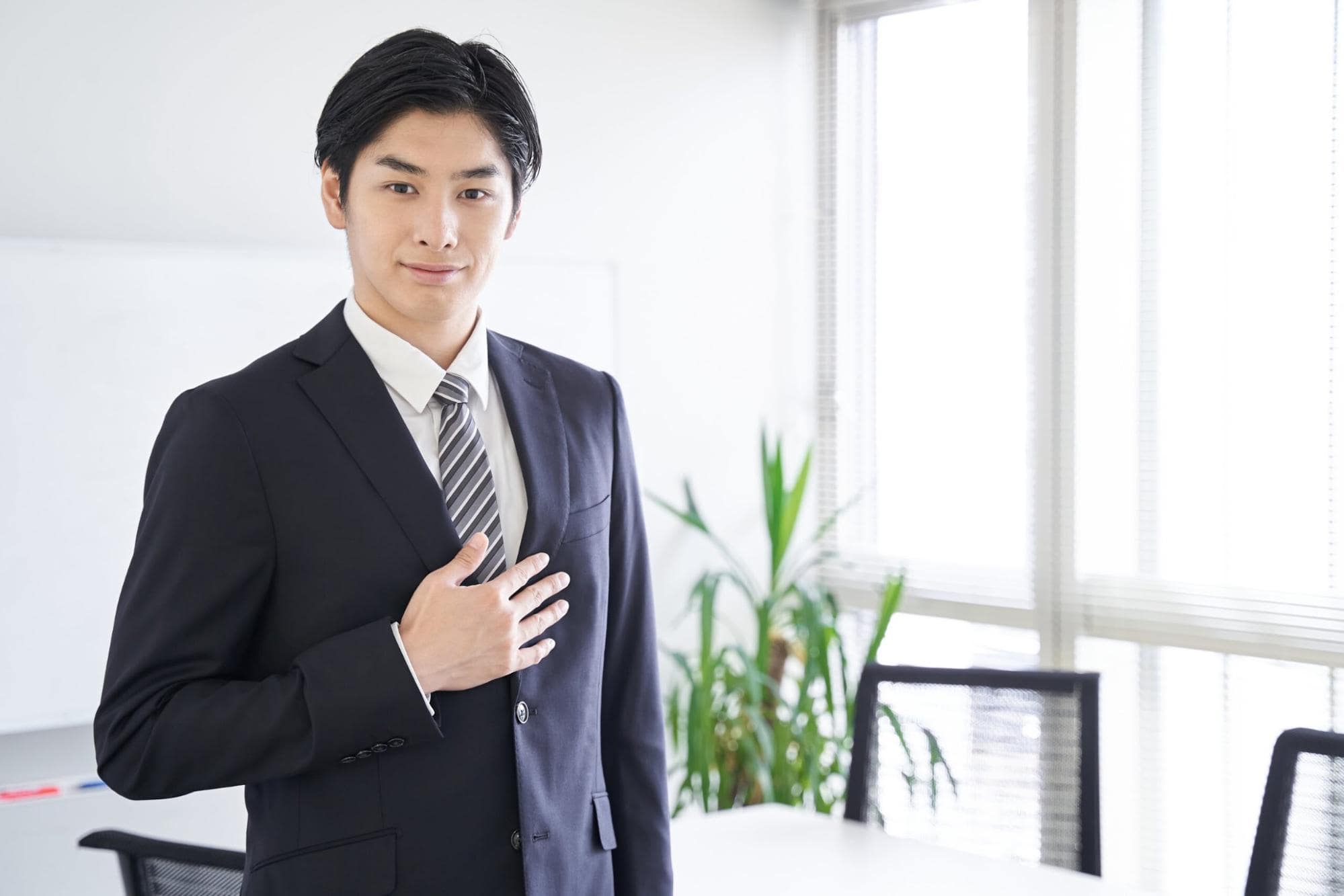 「就活エージェントはやめとけ」「使えない」の声よりも利用するメリットに注目！迷ったらピーチャン就活エージェントを利用しよう
