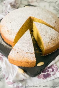 Torta alle mandorle e zafferano bimby