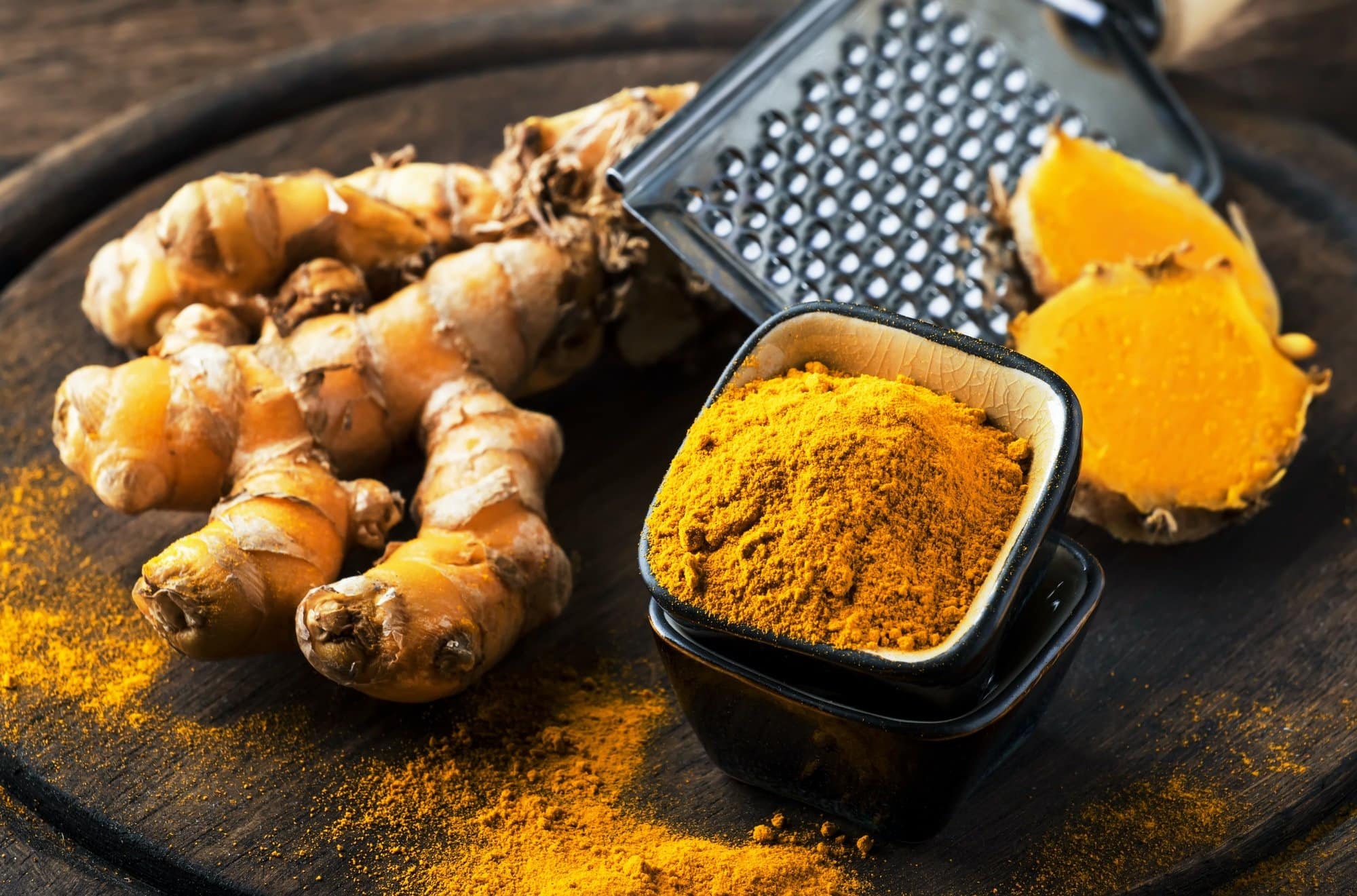Turmeric powder and fresh turmeric