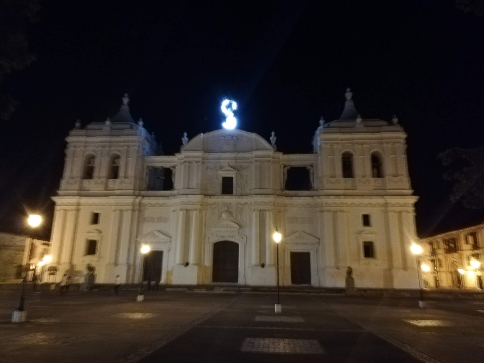 Two Beautiful Nights in Leon 5