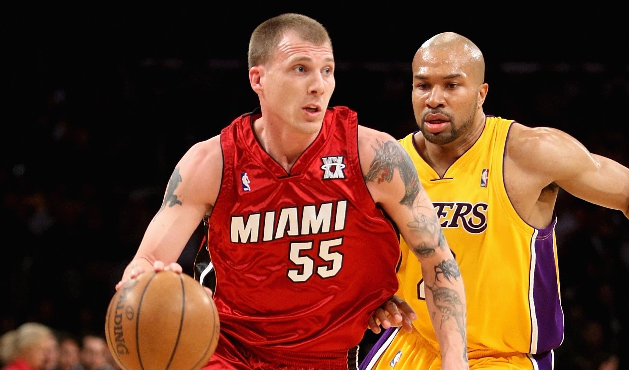 Jason "White Chocolate" Williams dribbling a basketball against the Los Angeles Lakers