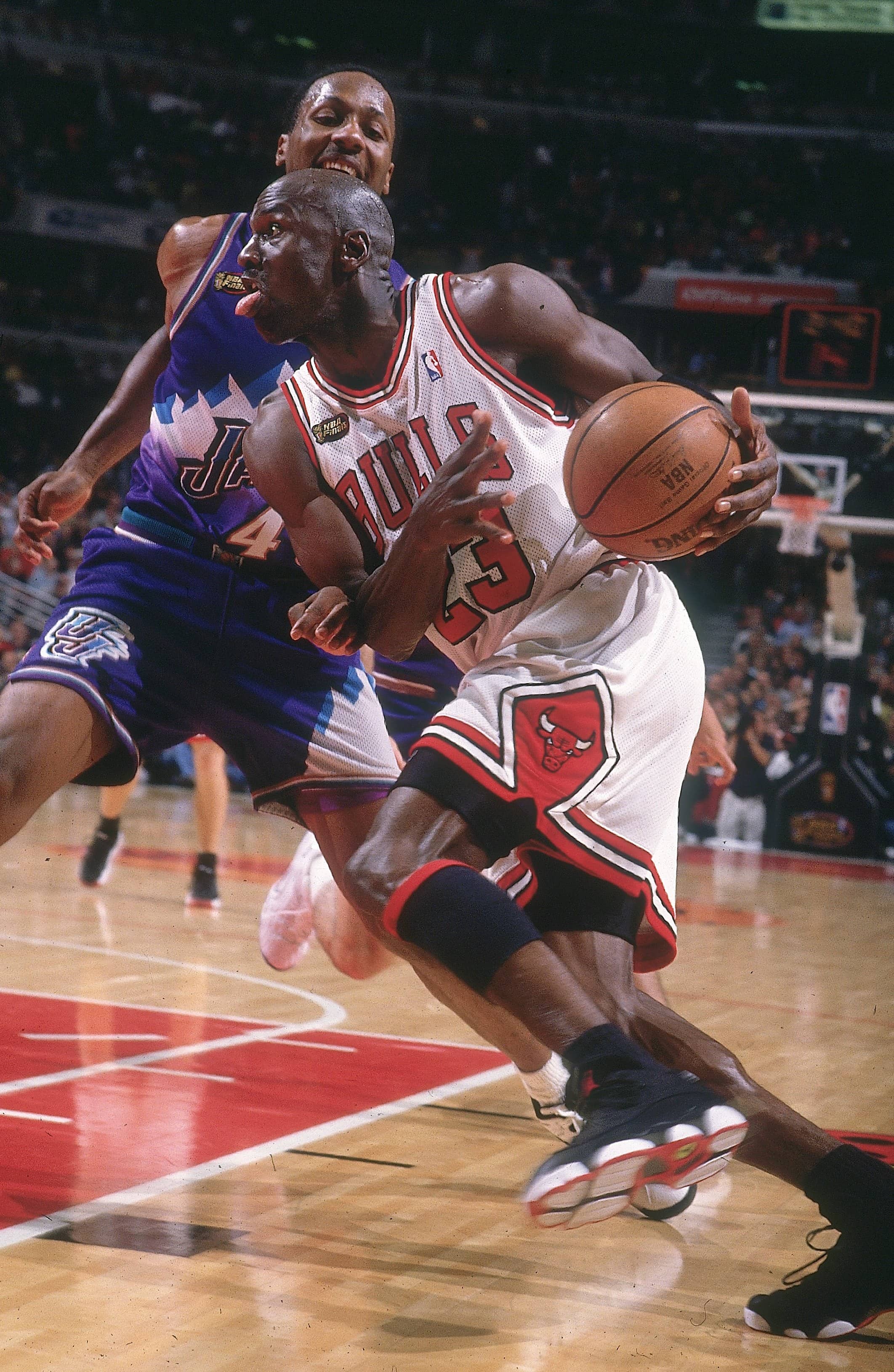 Report says shoes Michael Jordan wore in the 1998 NBA Finals could