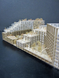 Maquette blanche et bois pour la ZAC deux rives par Brenac et Gonzalez au 1/500ème