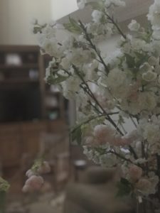 2020 interior design trends - Faux Cherry Blossoms from Pottery Barn in a huge vase