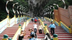 272-stepenika-do-batu-caves-malezija