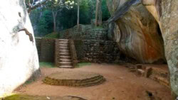 Sri Lanka - Sigiriya - Lavlja - stena - rusevine - kraljevstvo