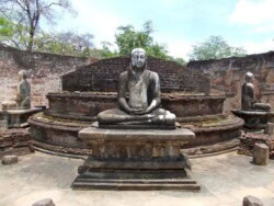 Sri Lanka - hram - biblioteka - kralj - polonaruva - kraljevstvo - budisti - hinduisti - monasi