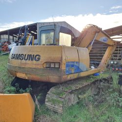 Samsung SE130lc Excavator - Breaking