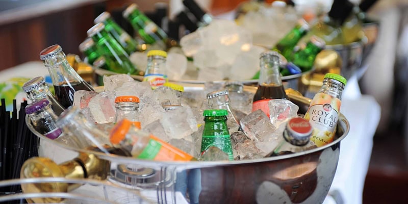 feestboot-2 Drank bij de feestboot Salonboot