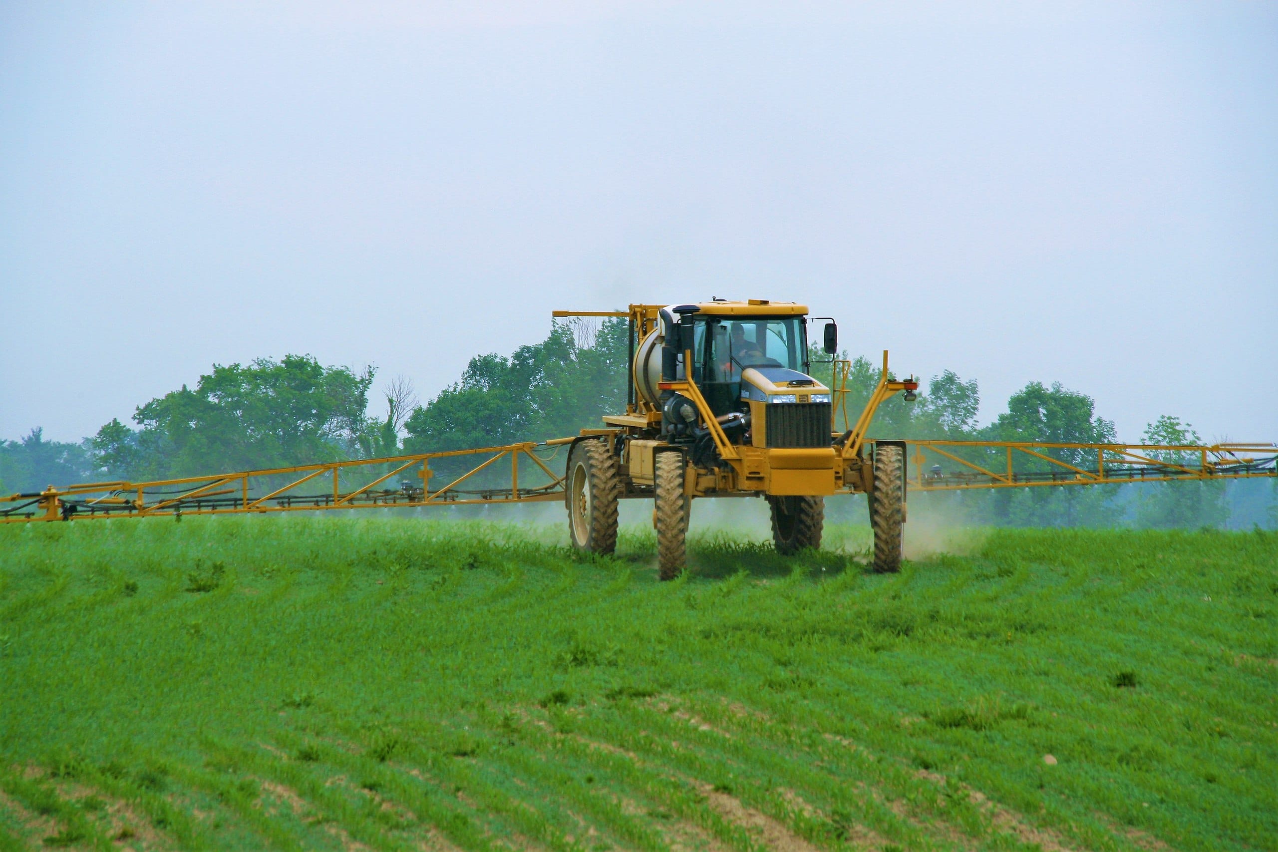 Biodiversité vignette Bon Pote Epandage de pesticide