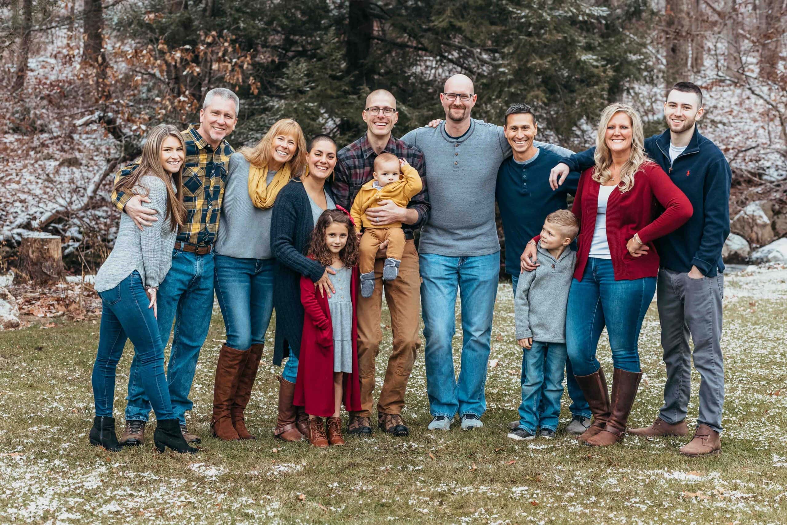 Extended Family photoshoot Litchfield CT, Thanksgiving photoshoot for the whole family, multigenerational photoshoot in Farmington CT, what to wear for a Thanksgiving photoshoot