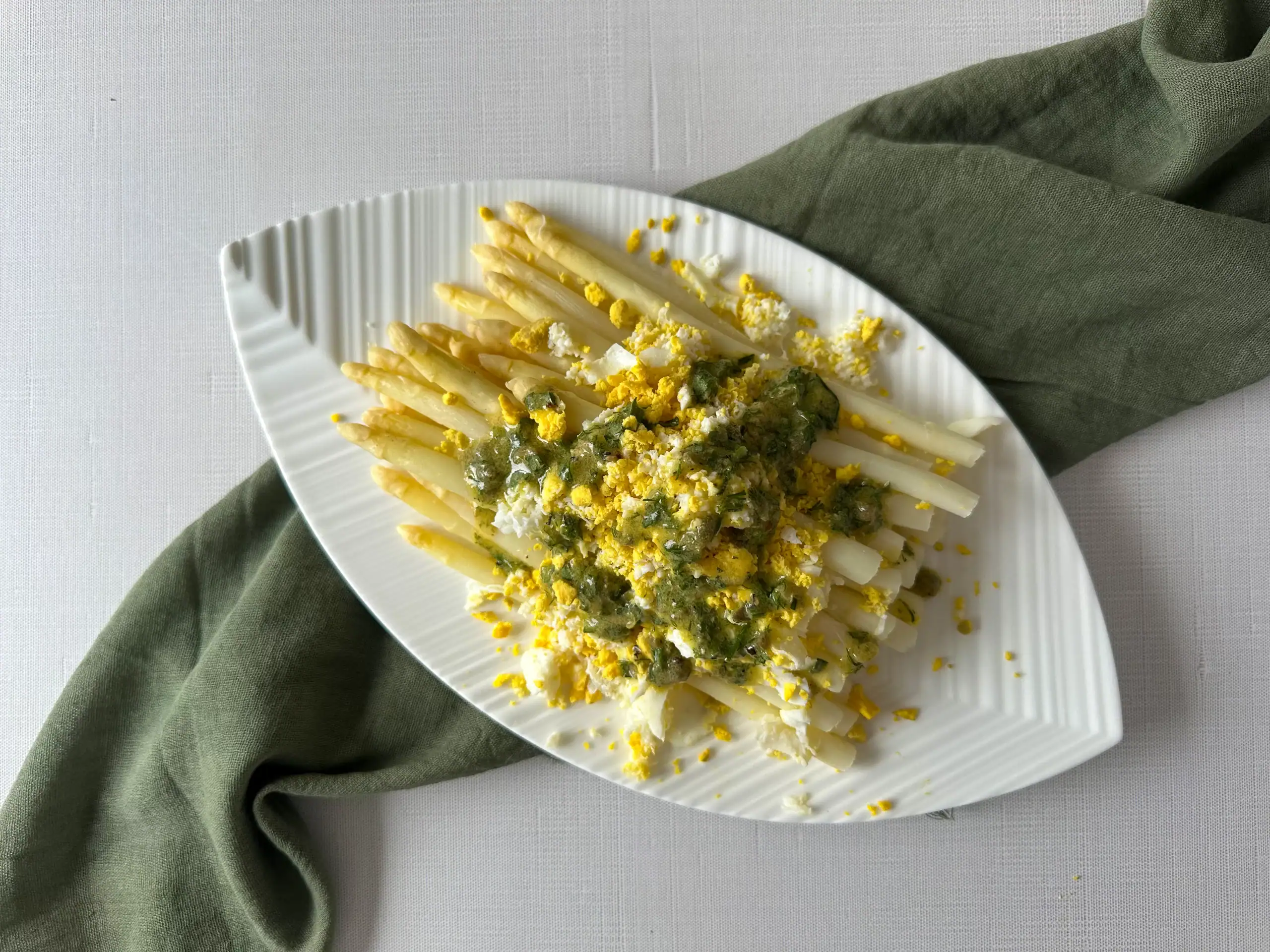White Asparagus and Eggs