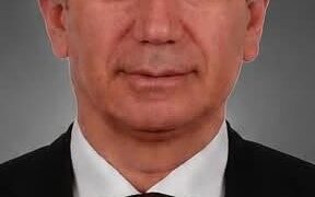 AYDIN’IN SULTANHİSAR İLÇESİNDE GÖREV YAPAN CAMİ İMAM HATİBİ VEYİS KORKMAZ, GEÇİRDİĞİ KALP KRİZİ SONRASI TEDAVİ GÖRDÜĞÜ HASTANEDE HAYATINI KAYBETTİ.