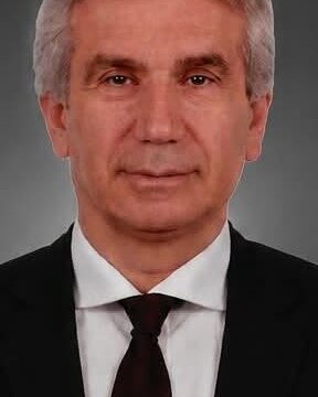 AYDIN’IN SULTANHİSAR İLÇESİNDE GÖREV YAPAN CAMİ İMAM HATİBİ VEYİS KORKMAZ, GEÇİRDİĞİ KALP KRİZİ SONRASI TEDAVİ GÖRDÜĞÜ HASTANEDE HAYATINI KAYBETTİ.
