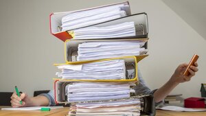 кипа документации по охране труда