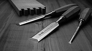 services : ciseaux à bois