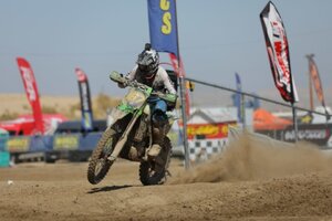 zach bell accelerating on kx450 at 2019 taft worcs race